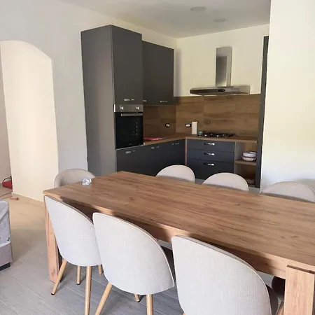 Attinie Apartman *